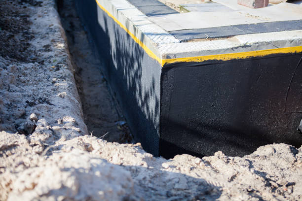 Professional Wet Basement Repair technician working in Cohoctah, MI